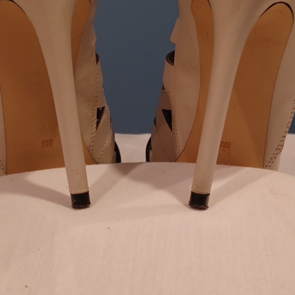 Preowned GUESS AELA Cutout Heels - Picture 4 of 8